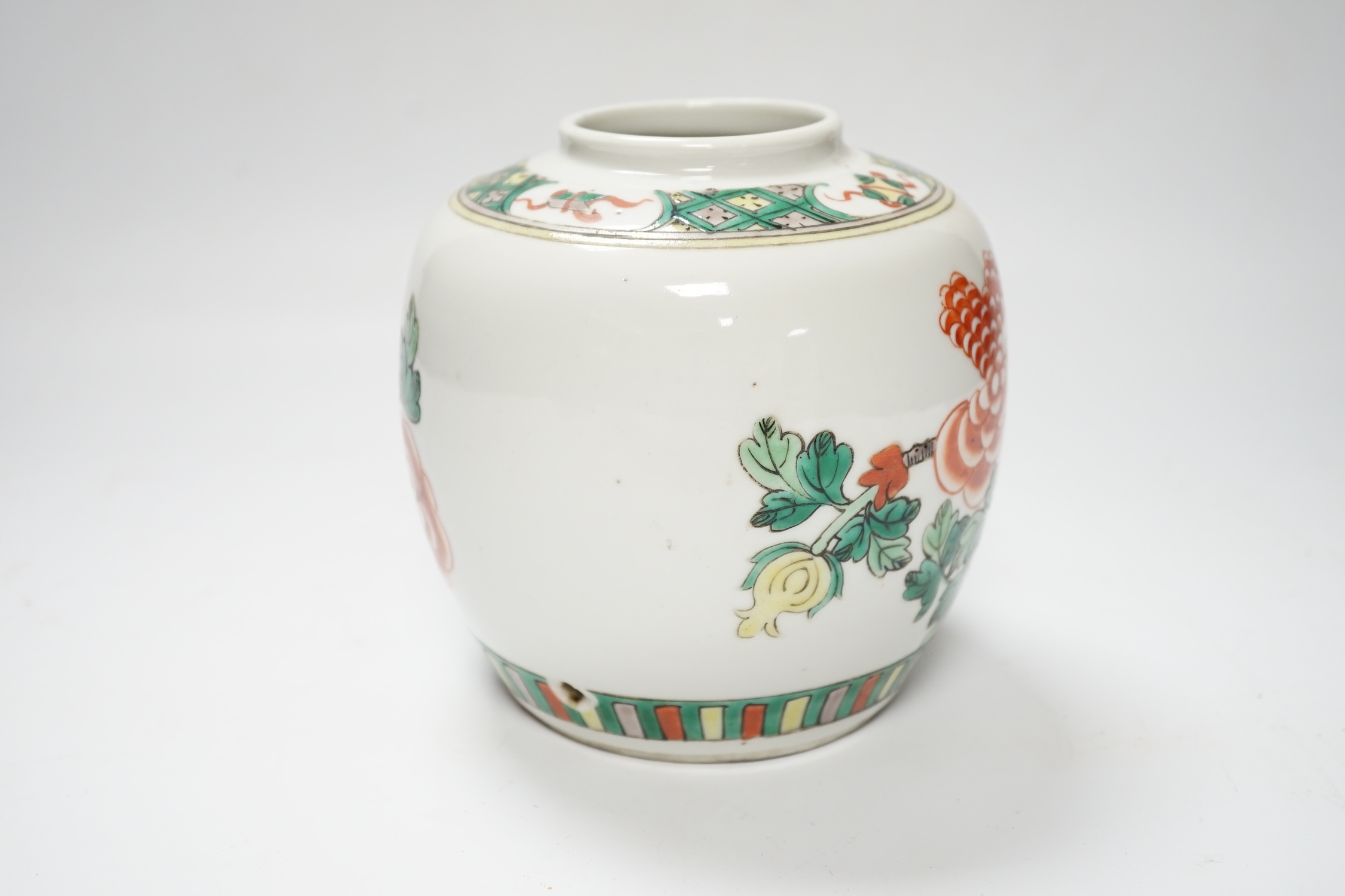 A Chinese famille verte ‘phoenix’ jar, early 20th century, 13cm high